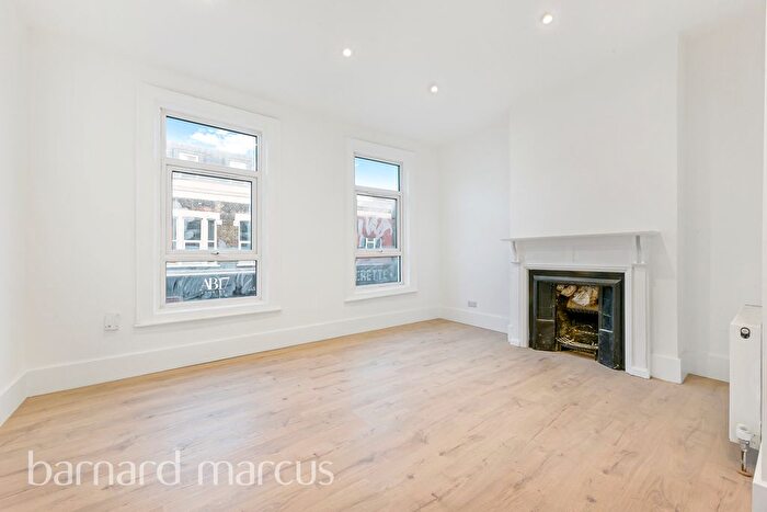 4 Bedroom Flat To Rent In Upper Tooting Road, London, SW17
