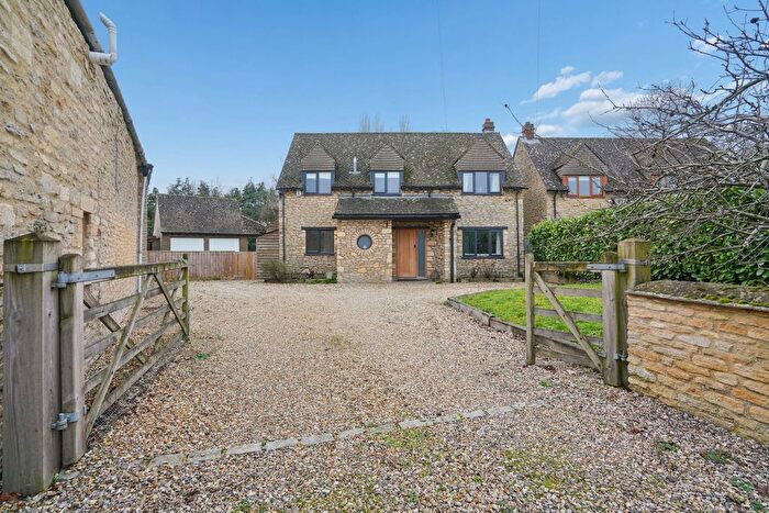 4 Bedroom Detached House For Sale In Buckland Road, Bampton, OX18