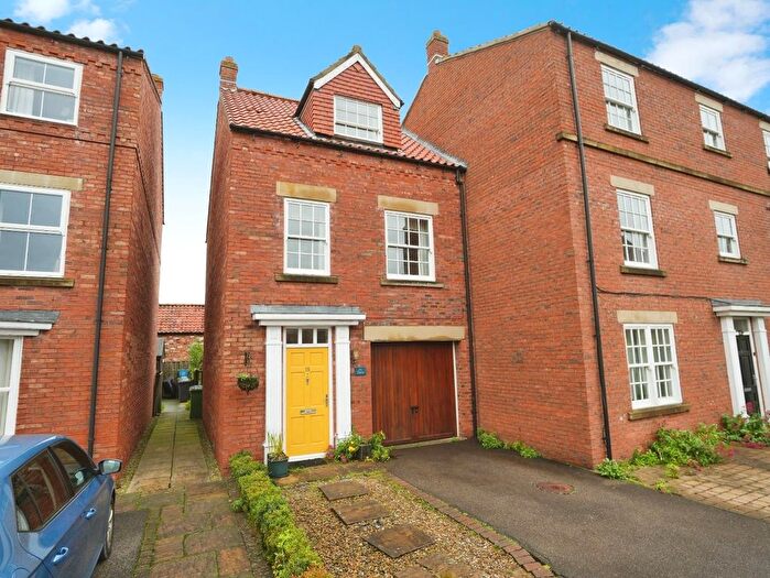 3 Bedroom Town House For Sale In Wilkinsons Court, Easingwold, York, YO61
