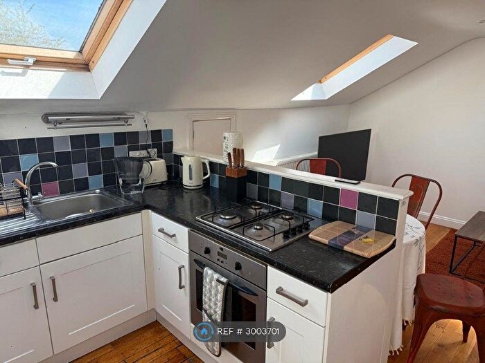 2 Bedroom Flat To Rent In Hills Road, Cambridge, CB2