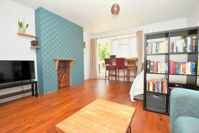 Flat To Rent In Crawford Estate Camberwell, SE5