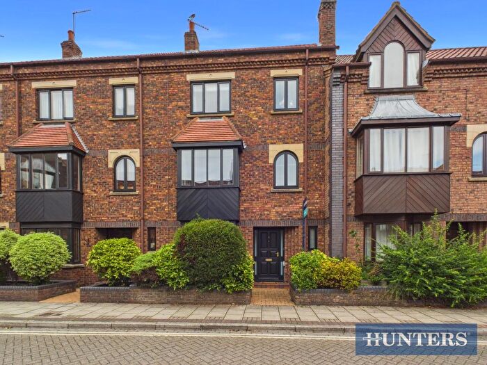 3 Bedroom Town House For Sale In Outer Trinities, Beverley, HU17