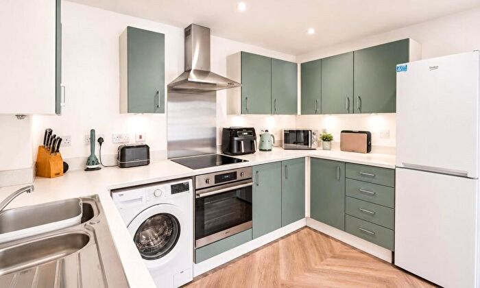 1 Bedroom Flat For Sale In Steeplechase Way, Fontwell, Arundel, West Sussex, BN18