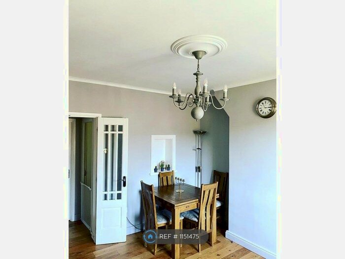 4 Bedroom Flat To Rent In Whitethorn House, London, E1W