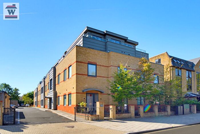 1 Bedroom Flat For Sale In St Johns Road, Isleworth, TW7