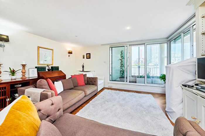 2 Bedroom Flat To Rent In Battersea Church Road, London, SW11