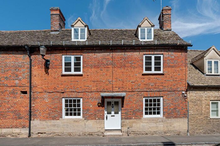 2 Bedroom Terraced House For Sale In Park Lane, Woodstock, OX20