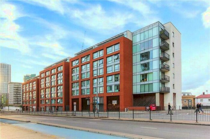 2 Bedroom Apartment To Rent In The Lock Building, Stratford, E15