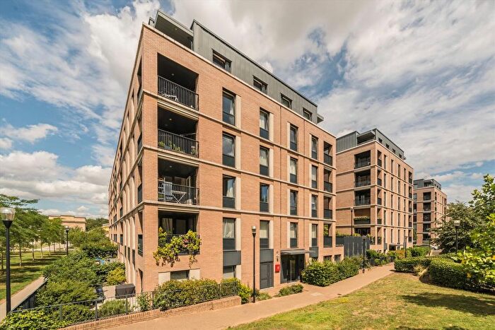 1 Bedroom Flat For Sale In Denman Avenue, Southall, UB2