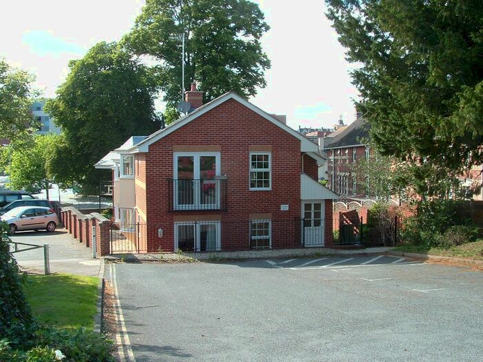 2 Bedroom Flat To Rent In Clifton Road, Exeter, EX1