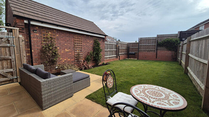 3 Bedroom Semi-Detached House For Sale In Lime Grove, Bishops Itchington, CV47