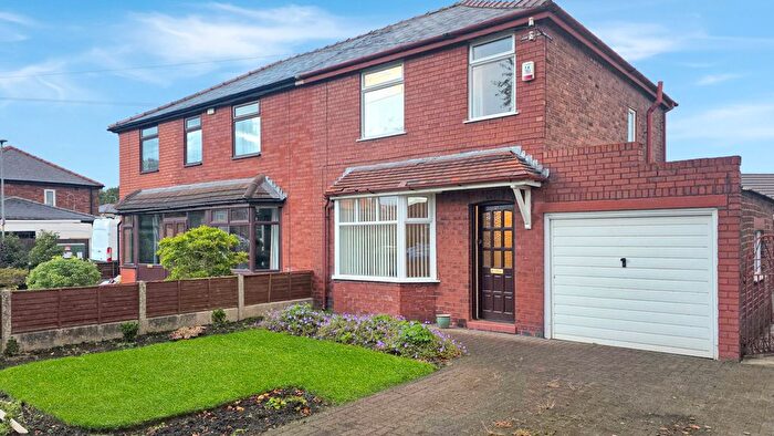 3 Bedroom Semi Detached House For Sale In Coach Road, Astley, M29