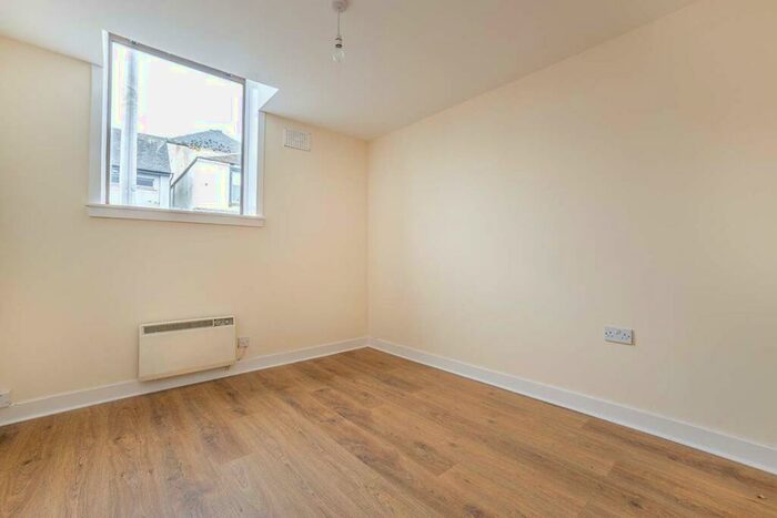 2 Bedroom Flat To Rent In Grahams Road, Falkirk, Stirlingshire, FK2
