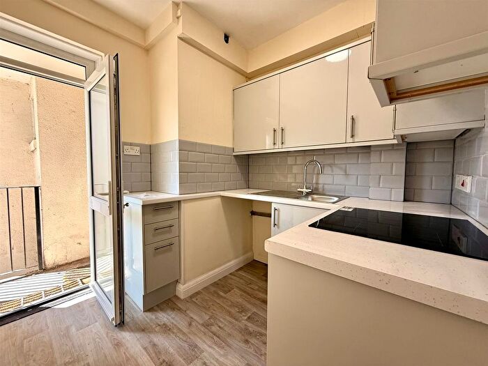 2 Bedroom Property To Rent In Newcomen Road, Portsmouth, PO2