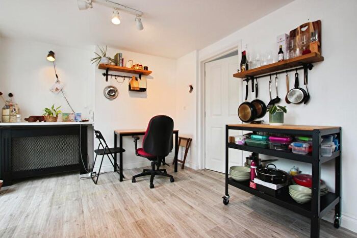 2 Bedroom End Of Terrace House To Rent In Conygre Road - Filton, BS34