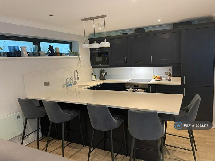 2 Bedroom Flat To Rent In Herne Hill, London, SE24