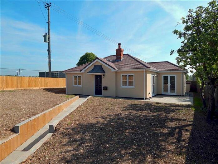 2 Bedroom Bungalow To Rent In Shrewton Road, Winterbourne Stoke, SP3