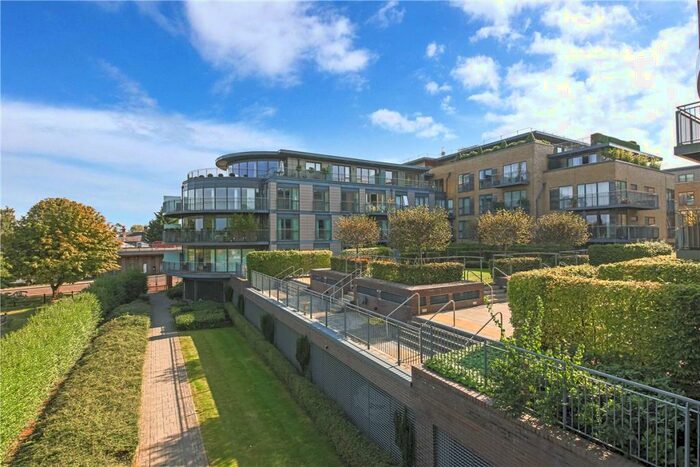 2 Bedroom Apartment To Rent In Keynes House, Kingsley Walk, Cambridge, CB5
