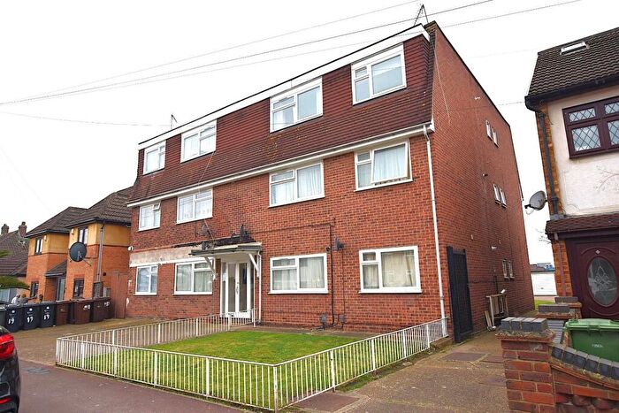 2 Bedroom Flat To Rent In Norton Road, Dagenham, RM10