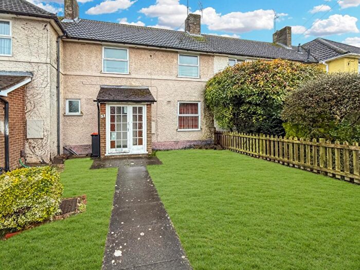 3 Bedroom Terraced House For Sale In Worthington Road, Dunstable, LU6