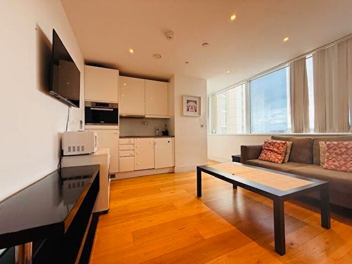 1 Bedroom Flat To Rent In High Street, Slough, SL1