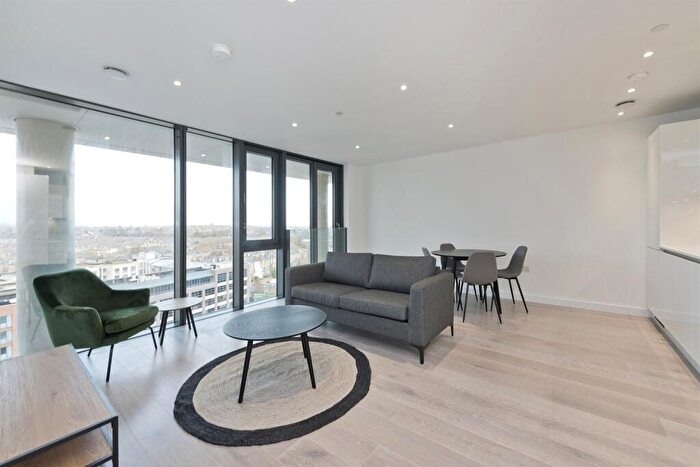 1 Bedroom Apartment To Rent In East Tower, City North Place, N4