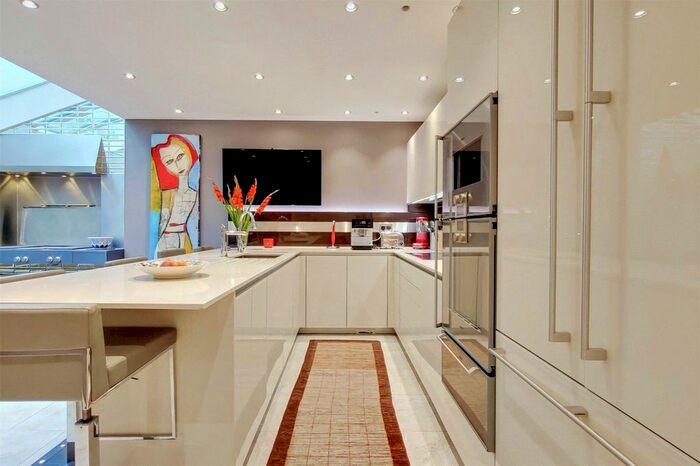4 Bedroom Detached House To Rent In Elizabeth Street, Belgravia, London, SW1W