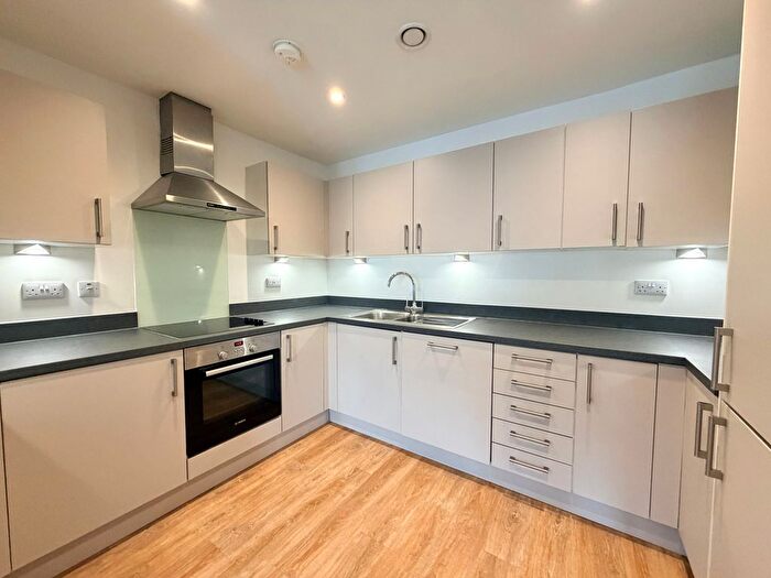 2 Bedroom Flat To Rent In Holmbush Mews, Faygate, Horsham, RH12