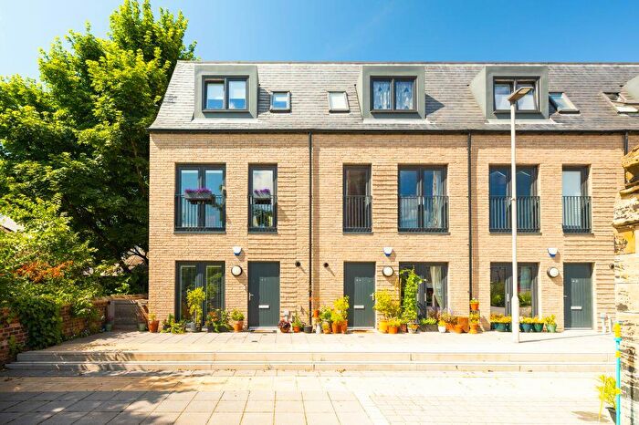 1 Bedroom Flat For Sale In Pillans Walk, Ropemaker Street, Edinburgh, EH6