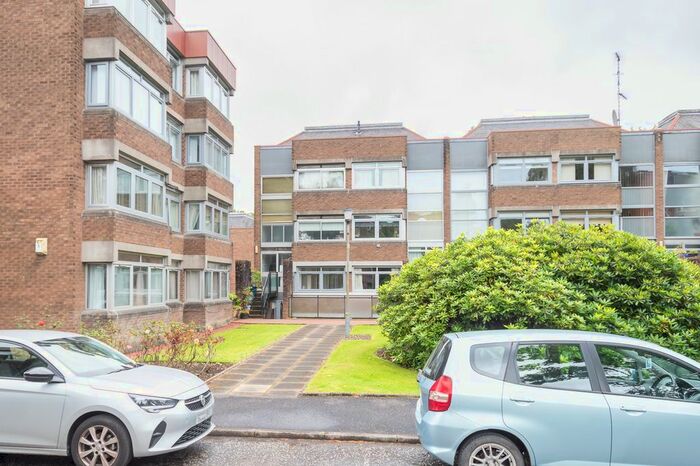 2 Bedroom Flat To Rent In Bute Court, Shawlands, Glasgow, G41