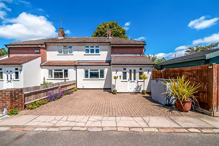 3 Bedroom Semi-Detached House For Sale In Cherry Orchard Road, Bromley, BR2