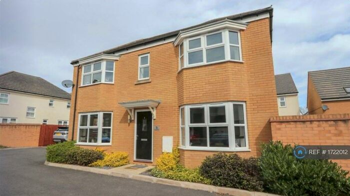 3 Bedroom Detached House To Rent In Broad Croft, Patchway, Bristol, BS34