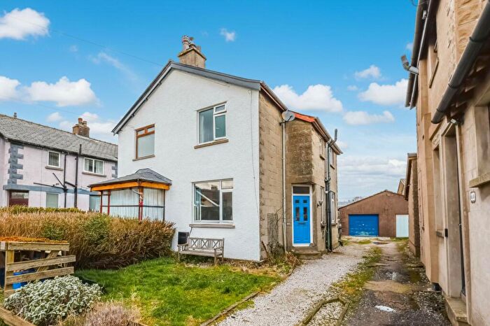 3 Bedroom Semi Detached House For Sale In Crescent Green, Kendal, LA9