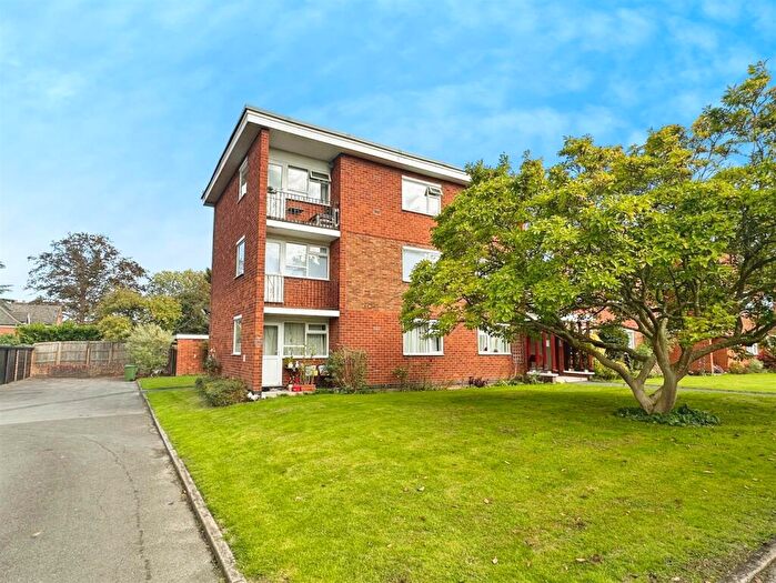 2 Bedroom Apartment For Sale In Brookhurst Court, Beverley Road, Leamington Spa, CV32