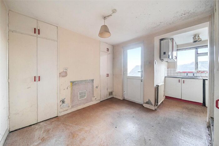 2 Bedroom End Of Terrace House For Sale In Lower Street, Haslemere, Surrey, GU27