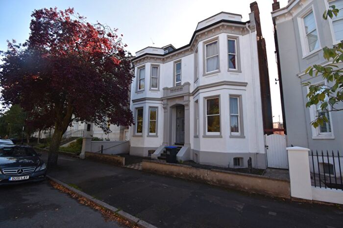 3 Bedroom Flat To Rent In Leam Terrace, Leamington Spa, Warwickshire, CV31