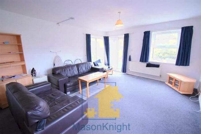 4 Bedroom Flat To Rent In Stephen Rd, Selly Oak. Mins Walk To University Of Birmingham Campus, B29