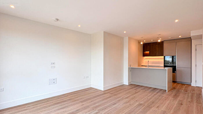 1 Bedroom Apartment To Rent In Bow View Apartments, Bow Green, E3