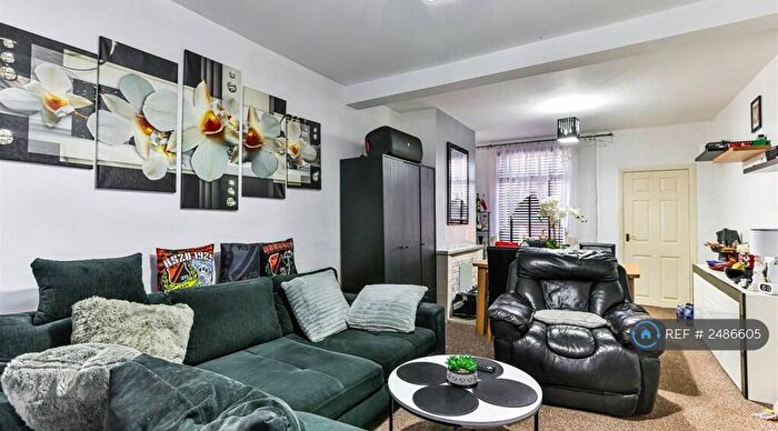 3 Bedroom Terraced House To Rent In Havelock Street, Kettering, NN16