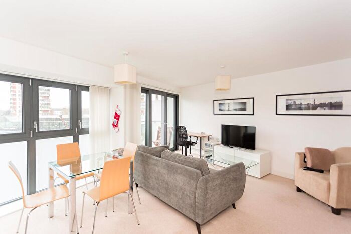 2 Bedroom Apartment To Rent In Surrey Quays Road, Canada Water, London, Greater London, SE16