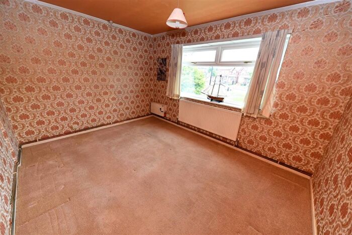 2 Bedroom Flat For Sale In Walmead Croft, Harborne, Birmingham, B17