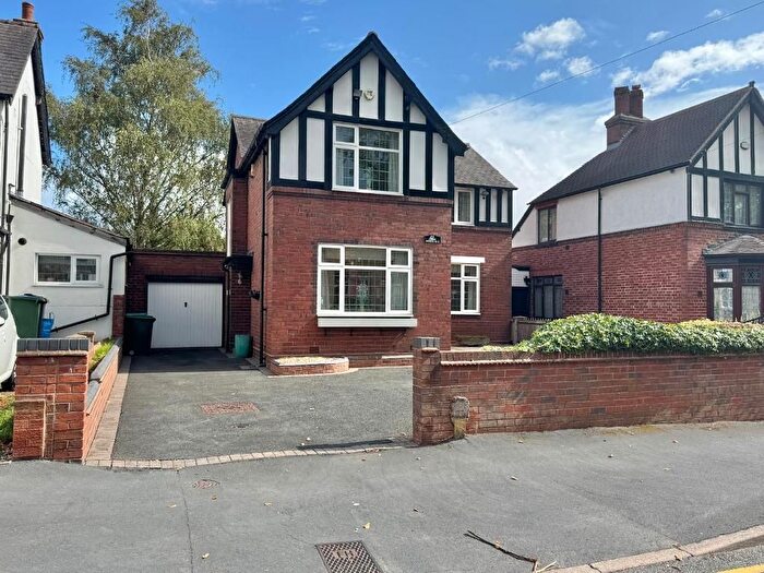 3 Bedroom Detached House For Sale In Church Vale, West Bromwich, West Midlands, B71
