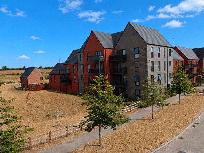 2 Bedroom Apartment For Sale In Waterslade Way, Houghton Regis, Dunstable, Bedfordshire, LU5