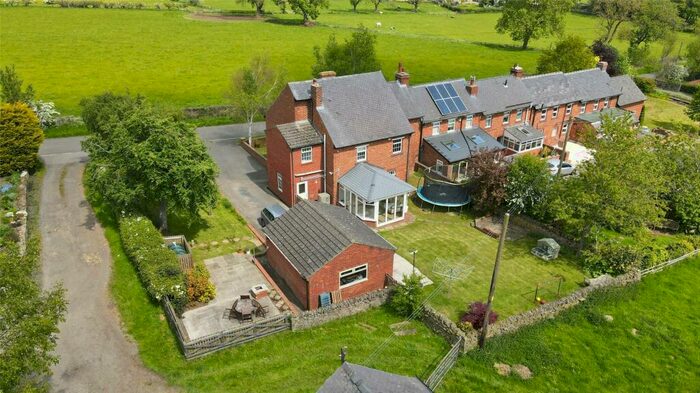 4 Bedroom End Of Terrace House For Sale In Outputs Lane, Knitsley, Consett, DH8