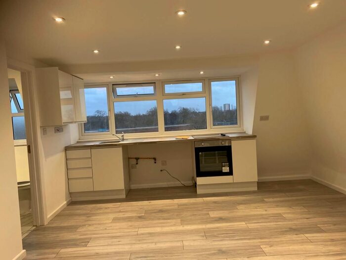 1 Bedroom Flat To Rent In Stoke Newington High Street, London, N16