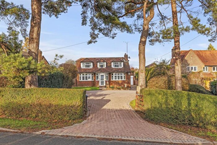 5 Bedroom Detached House For Sale In Sheepcote Dell Road, Holmer Green, HP15