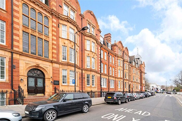 3 Bedroom Flat To Rent In Warwick Mansions, Cromwell Crescent, London, SW5