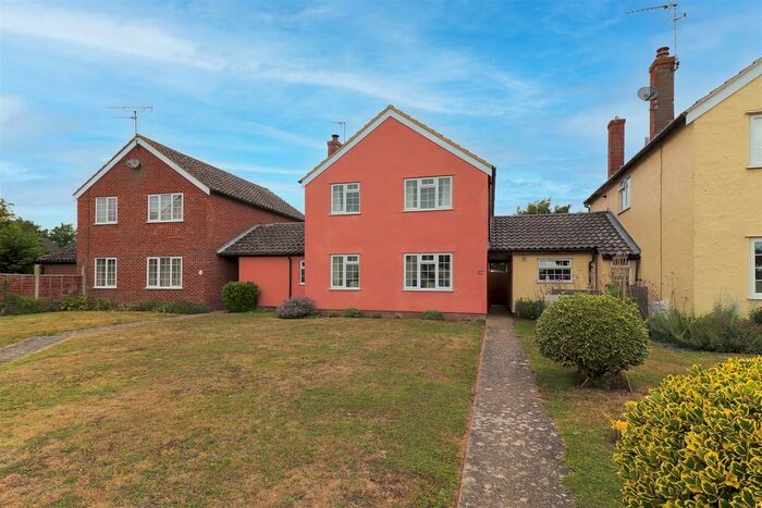 4 Bedroom Link Detached House To Rent In Ann Beaumont Way, Hadleigh, Ipswich, IP7