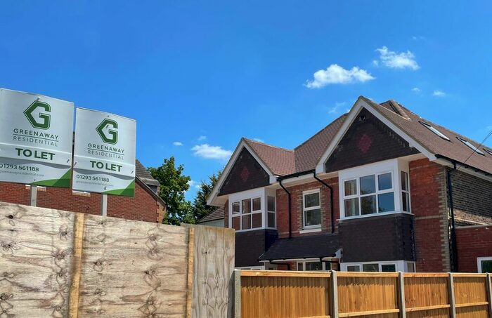 1 Bedroom Flat To Rent In Horley, Surrey, RH6