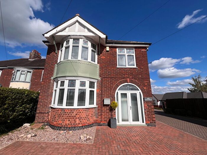 3 Bedroom Detached House For Sale In Burton Road, Midway, Swadlincote, DE11